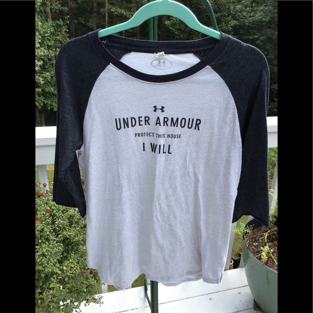 Under Armour ladies baseball like shirt size S